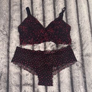 ♥️VS Black W/ Red Hearts Lace Set